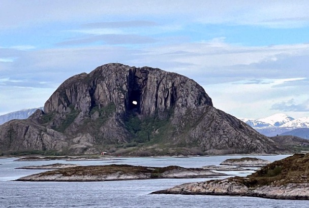  Torghatten 