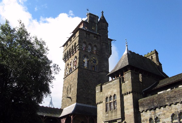  Cardiff Castle 